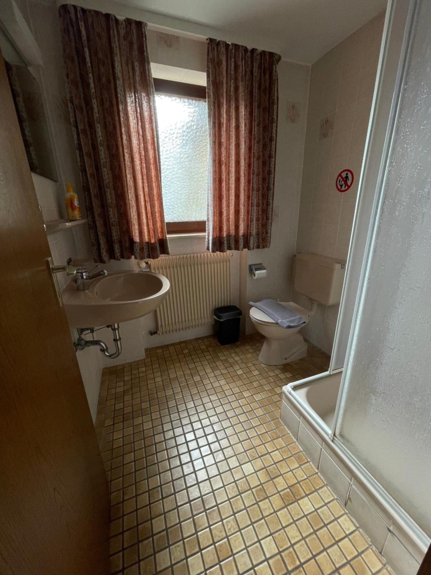 Beny Hotel Restaurant Hertingen Екстер'єр фото