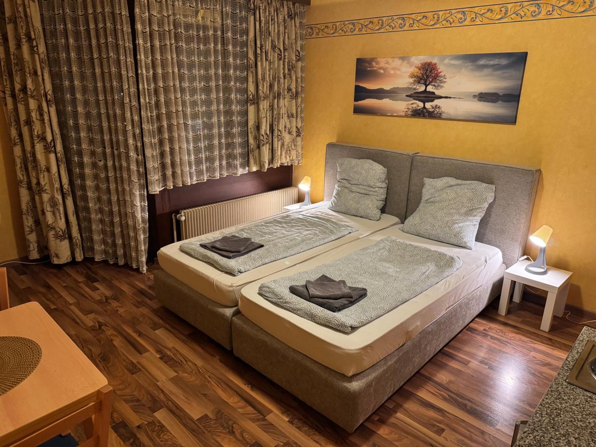 Beny Hotel Restaurant Hertingen Екстер'єр фото